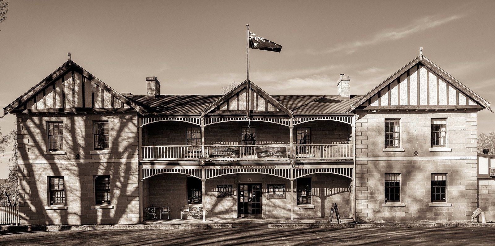 The Man O' Ross Hotel, a two-storey sandstone coaching inn in the village of Ross