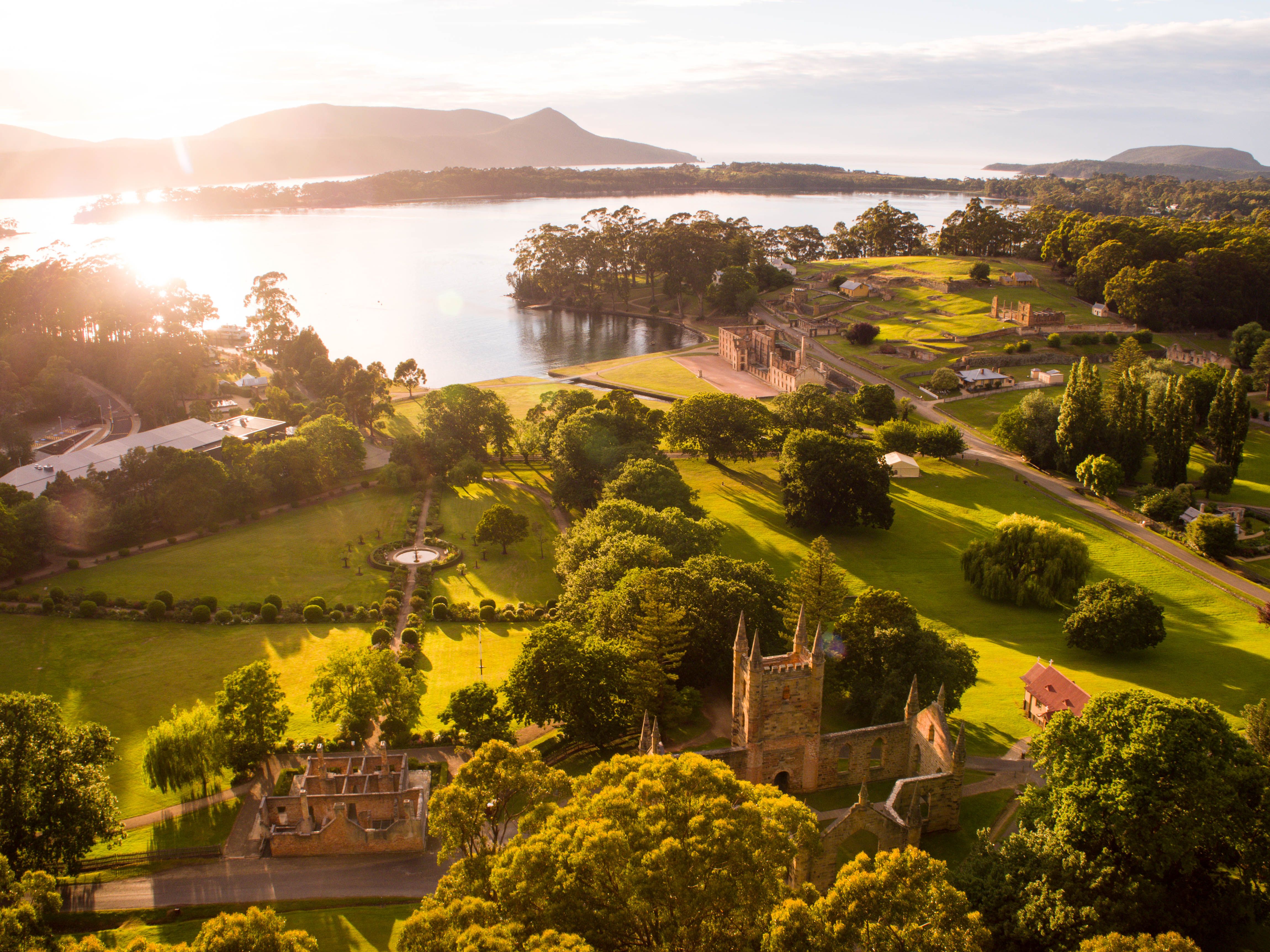 Port Arthur Shuttle and Tasman Sights